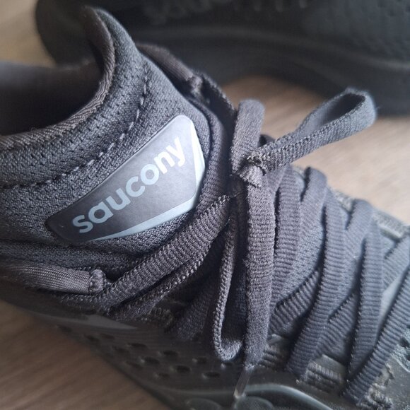 SAUCONY Women's Ride 17 Running Shoe (Black) - Picture 6 of 12